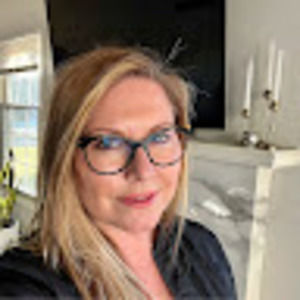 Meet your Posher, Carrie